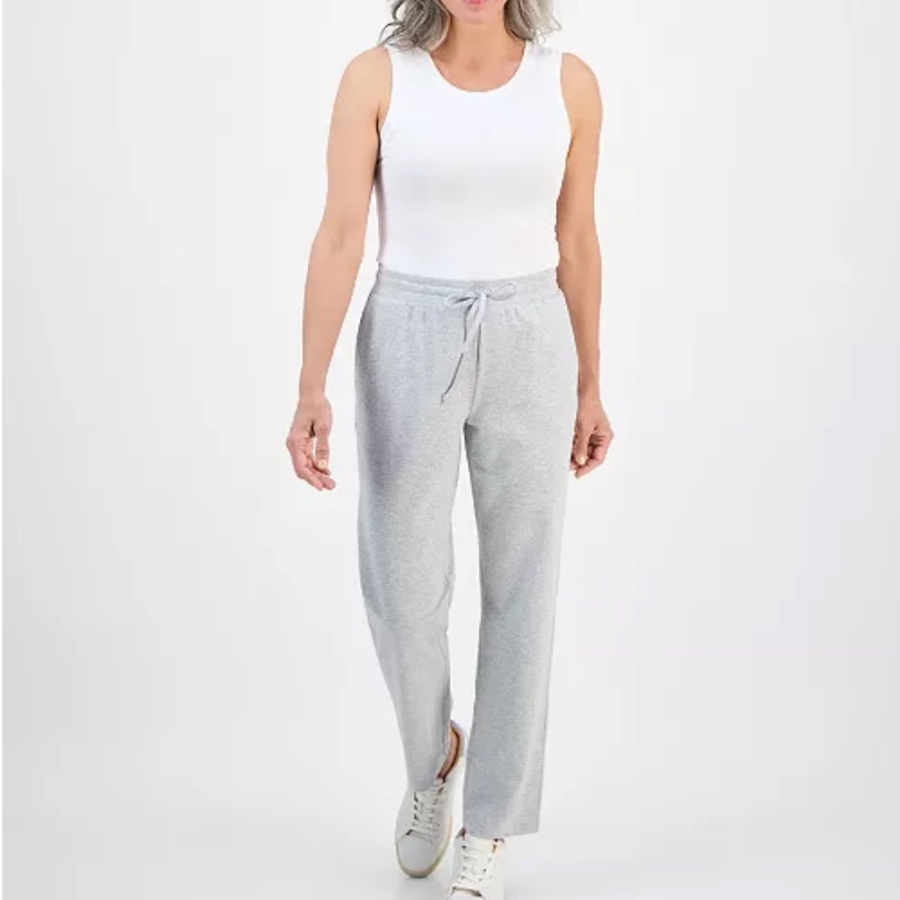 Style & Co. Light Gray Women’s Medium Petite Joggers. NWT.